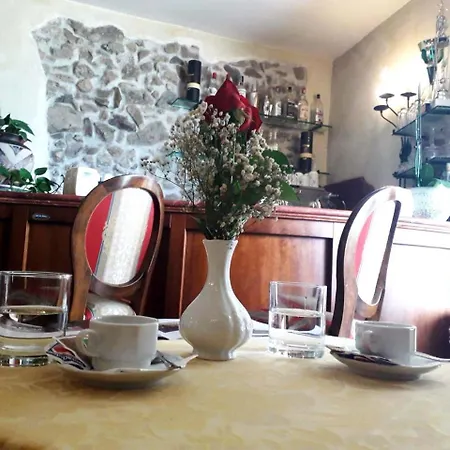 فندق Torre Antica اتينا لوكانا